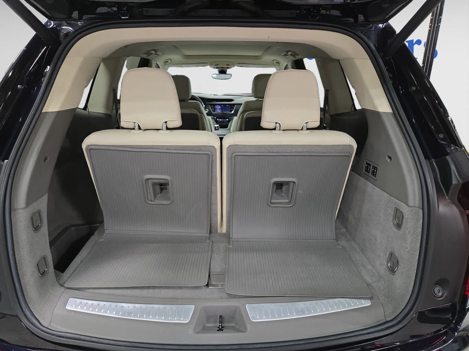 2022 Cadillac XT6 Premium Luxury photo 3