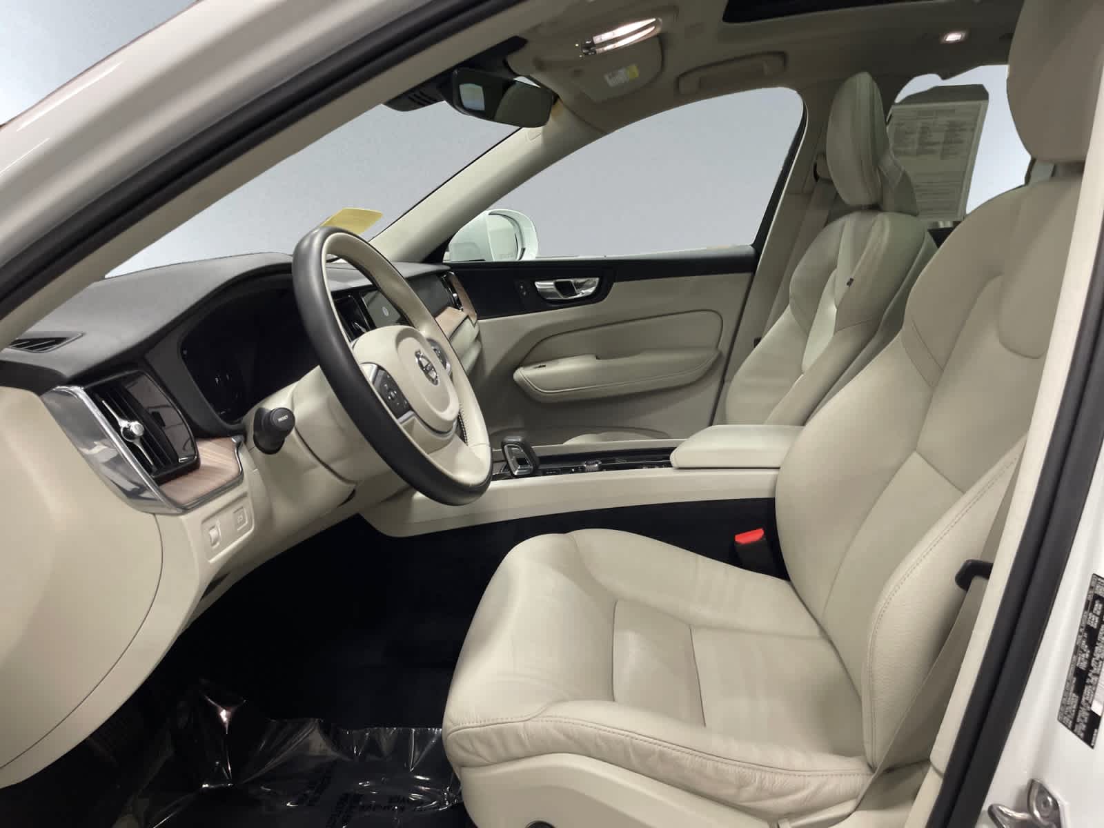 used 2022 Volvo XC60 car, priced at $27,497