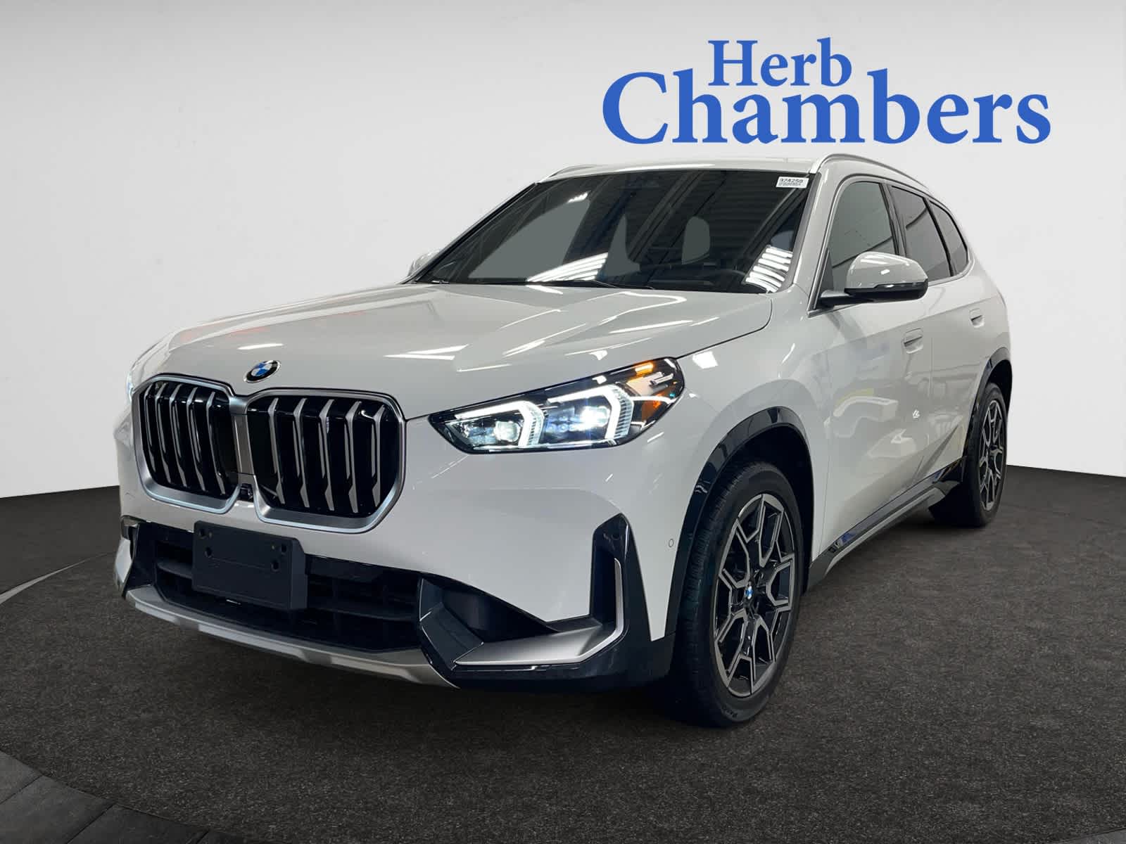 2025 Bmw X1 XDrive28i photo 3