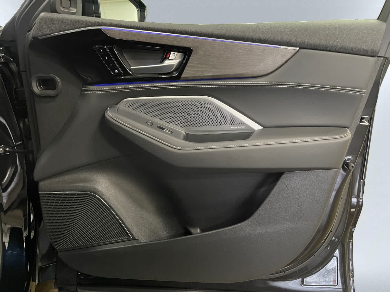 used 2026 Acura MDX car, priced at $58,967