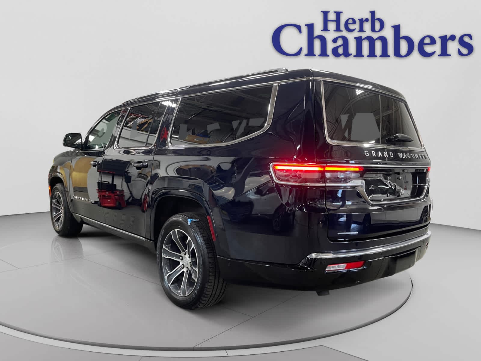 View vehicle photo 4