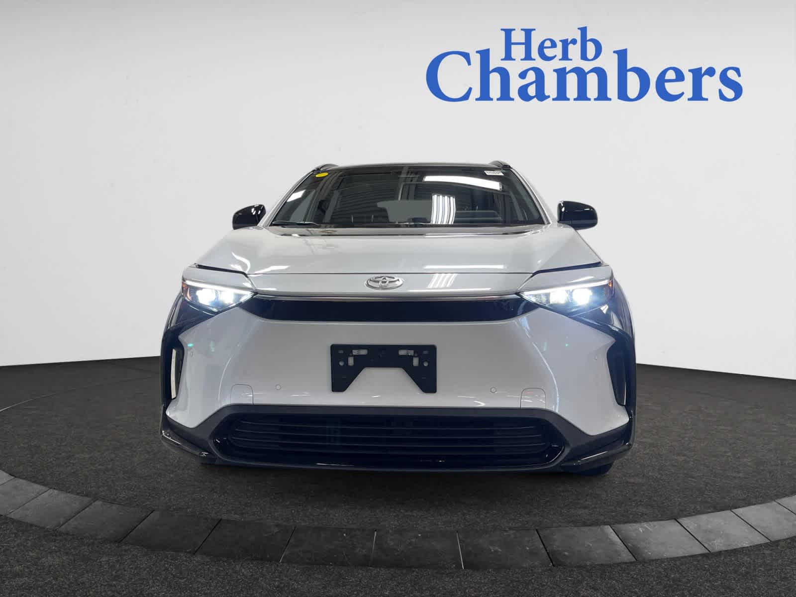 2024 Toyota bZ4X XLE photo 2