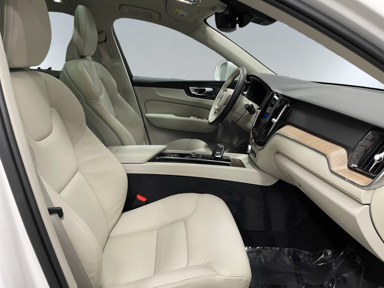 used 2022 Volvo XC60 car, priced at $27,497