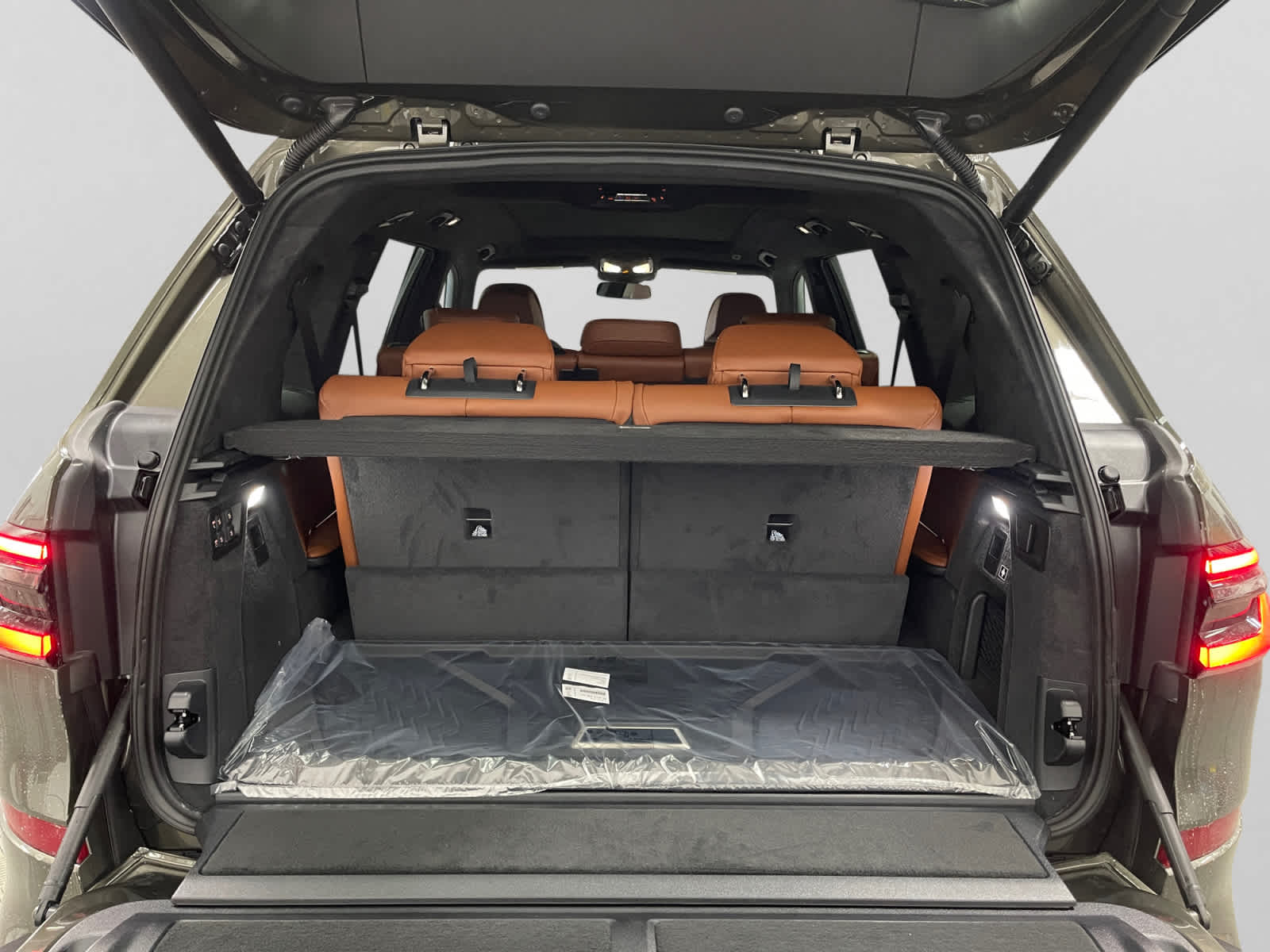 new 2026 BMW X7 car, priced at $104,405