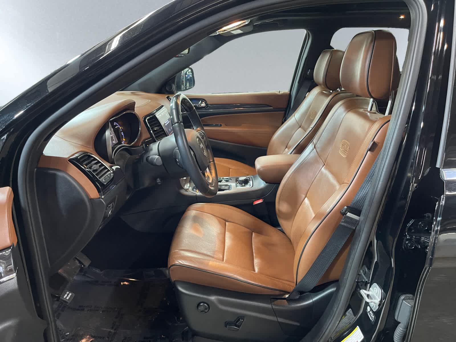 used 2021 Jeep Grand Cherokee car, priced at $30,497