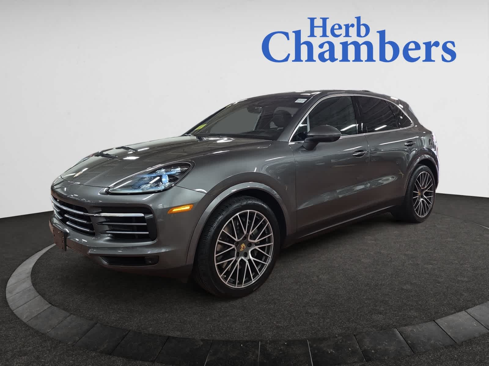 2021 Porsche Cayenne S photo 3