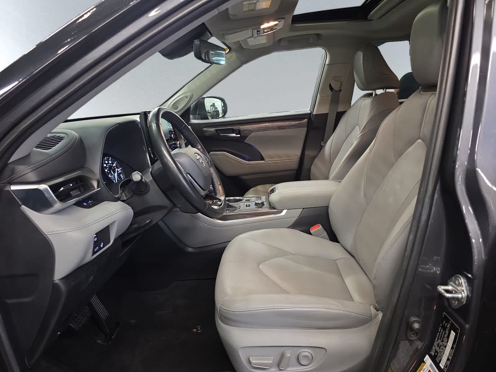 2020 Toyota Highlander Limited photo 4