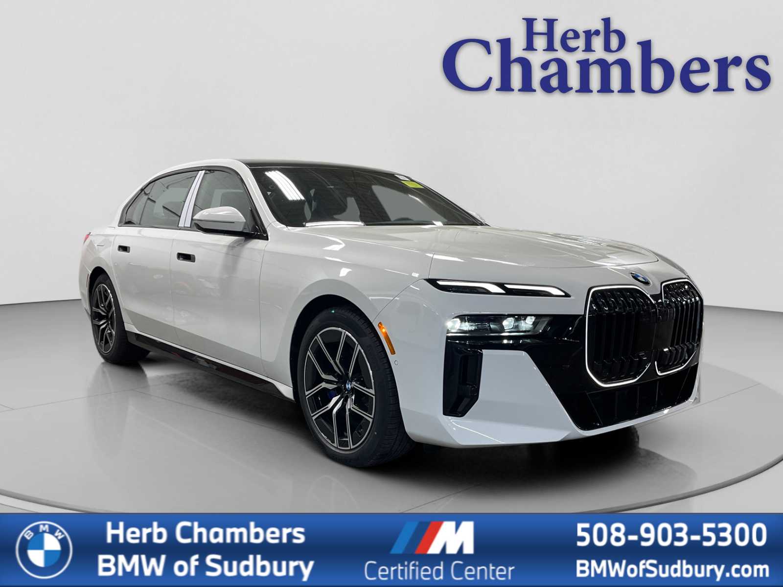 2025 BMW 7 Series 740i's photo