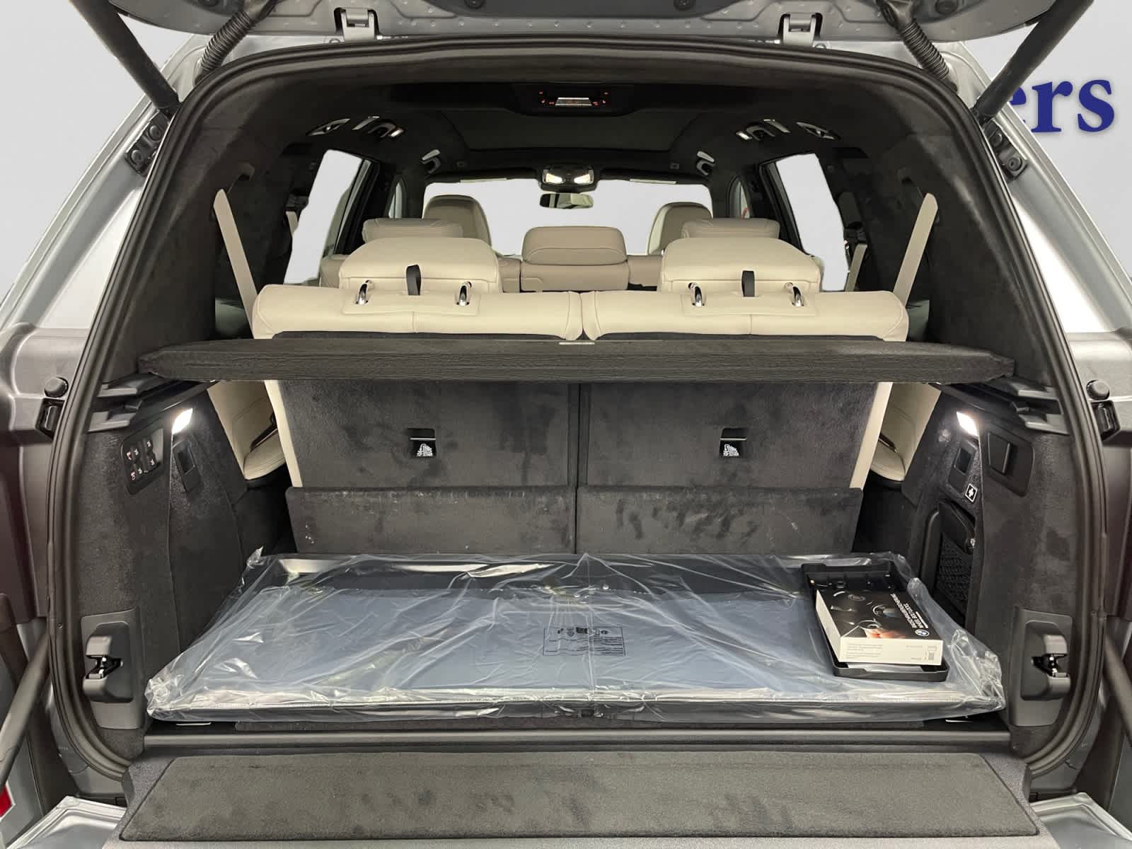 new 2027 BMW X7 car, priced at $133,060