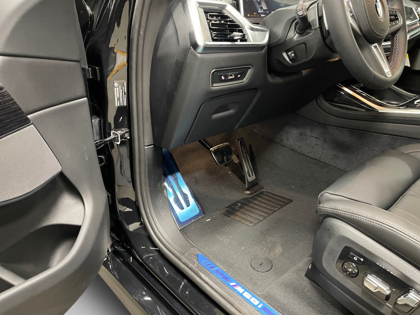 new 2026 BMW X7 car, priced at $126,105