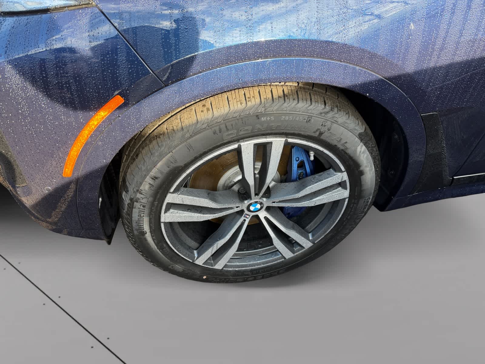 new 2026 BMW X7 car, priced at $100,530