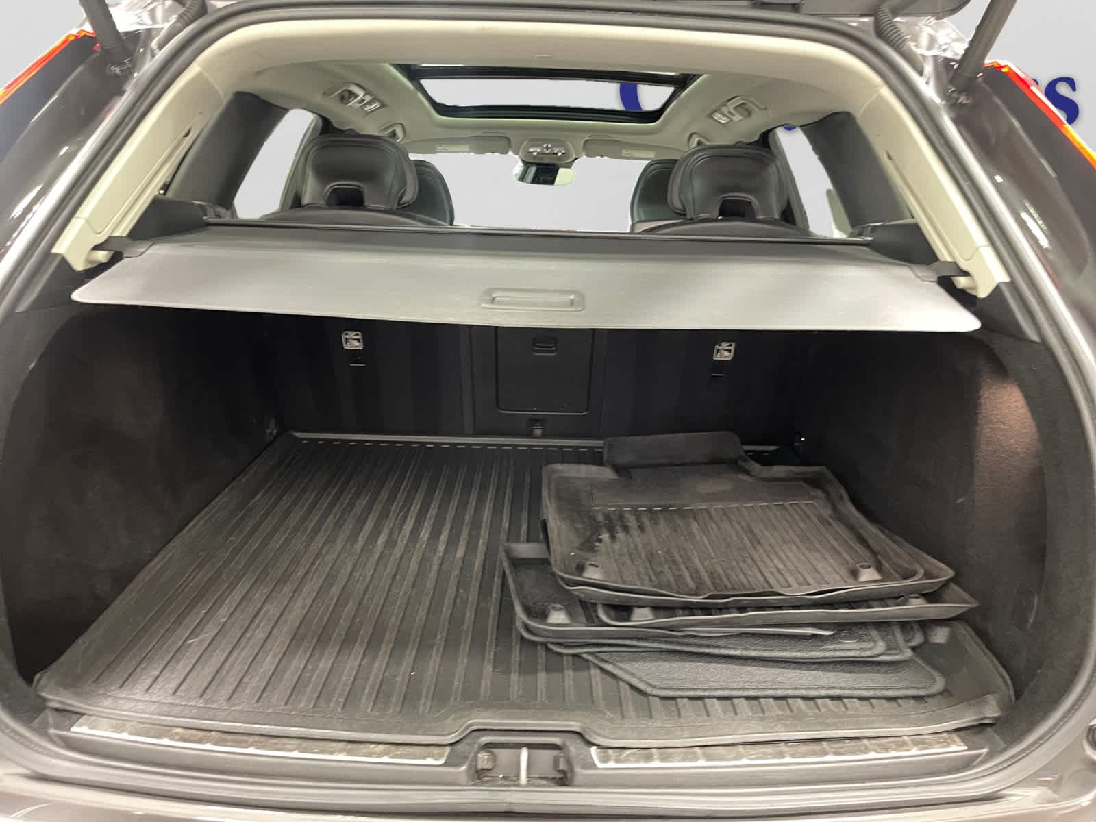 used 2022 Volvo XC60 car, priced at $22,497