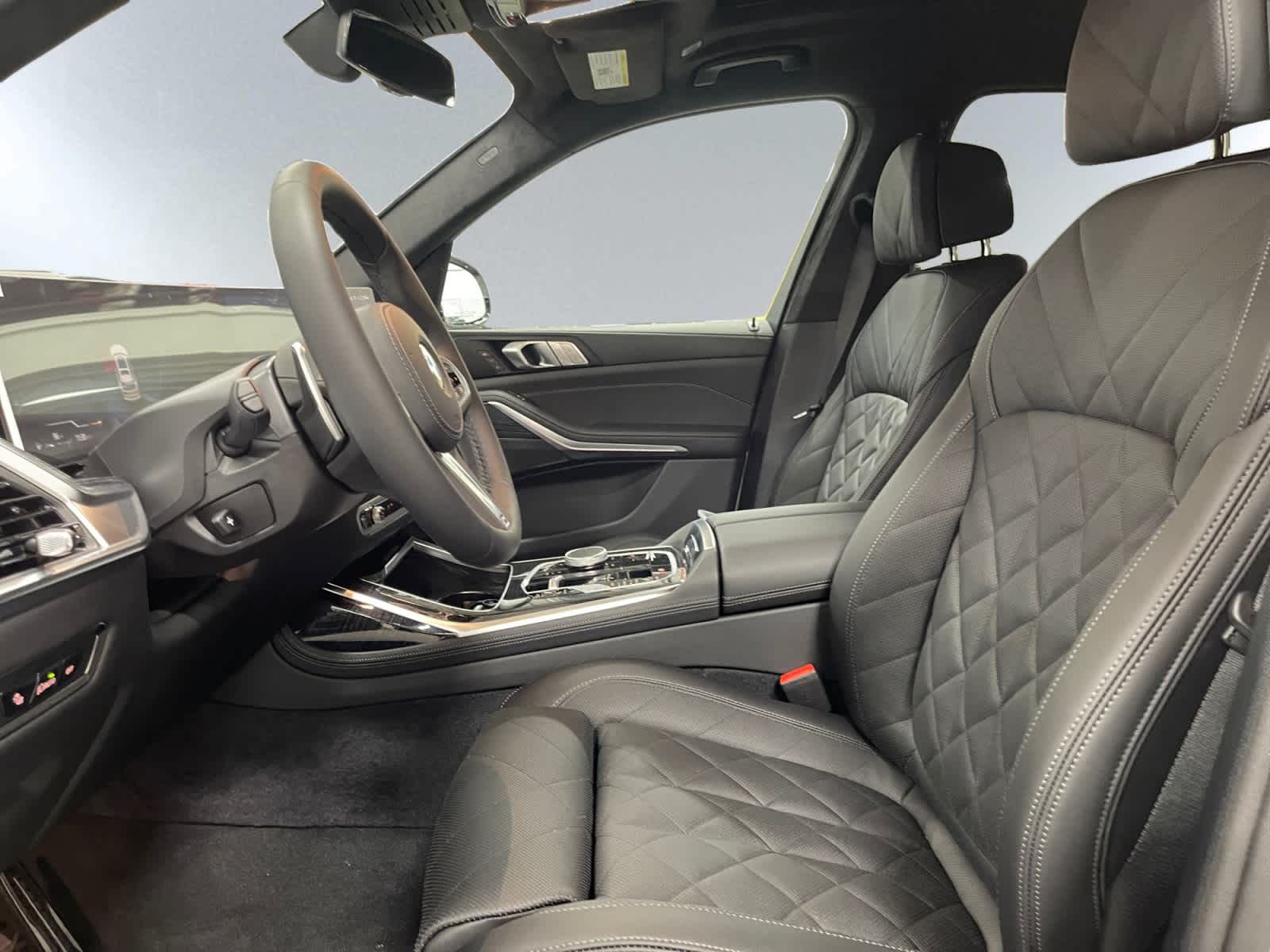 new 2027 BMW X7 car, priced at $93,300