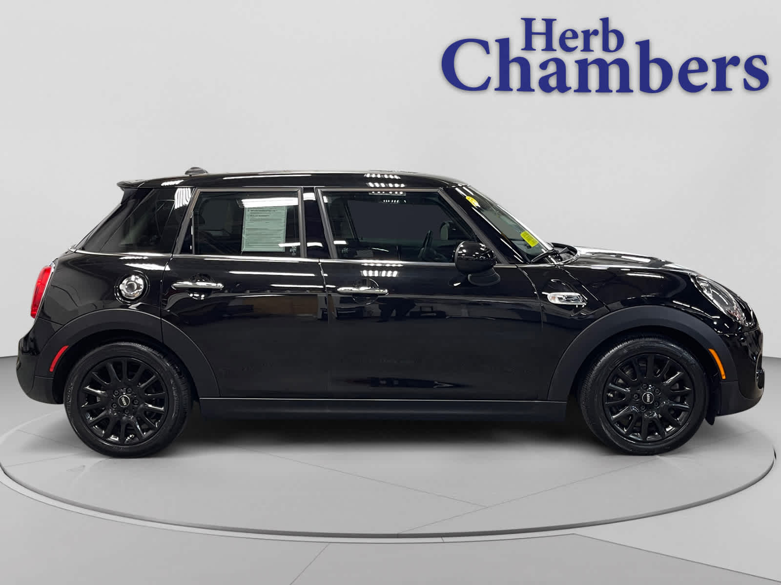 used 2018 MINI Hardtop 4 Door car, priced at $16,497