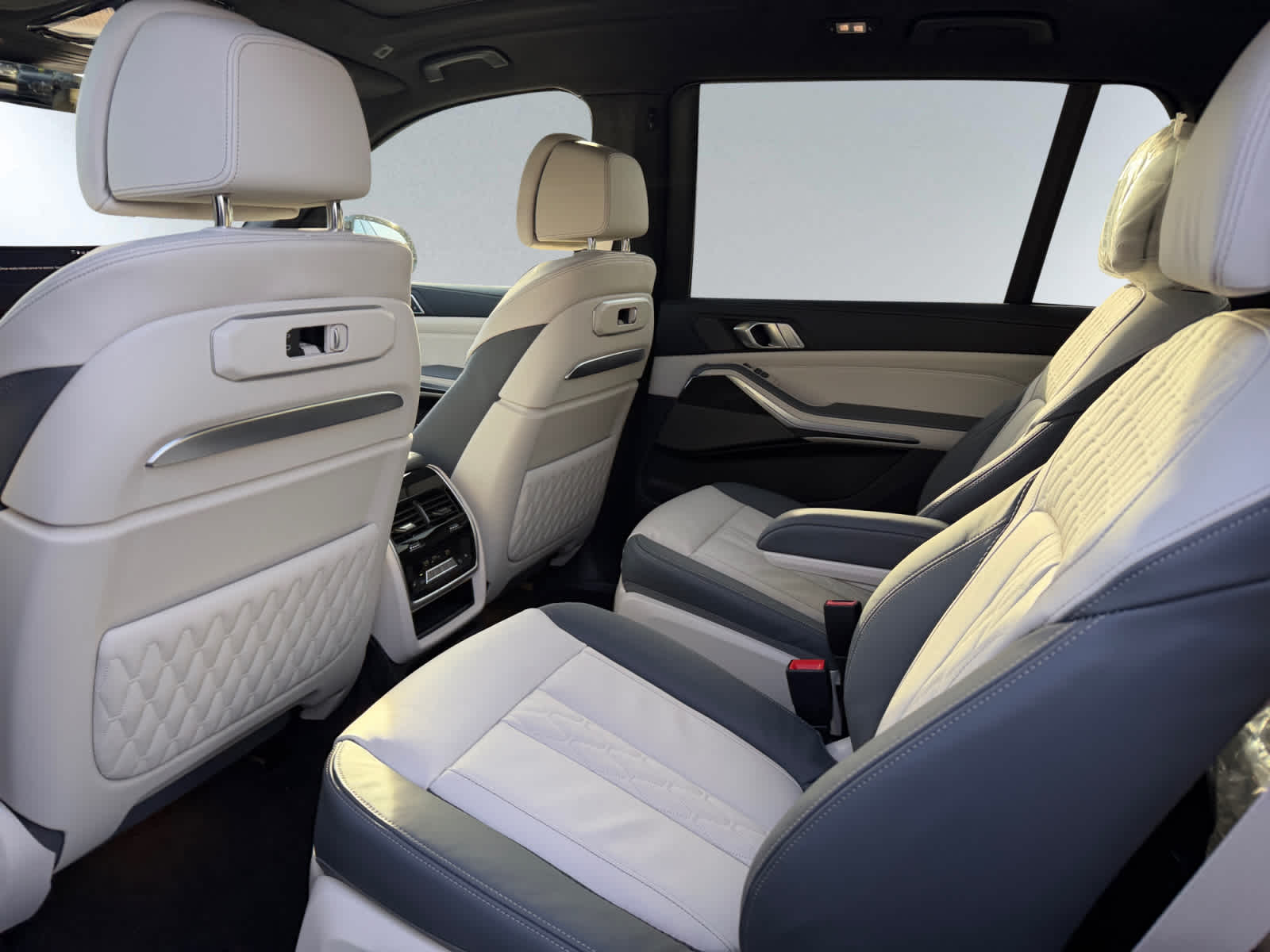 new 2026 BMW X7 car, priced at $108,005