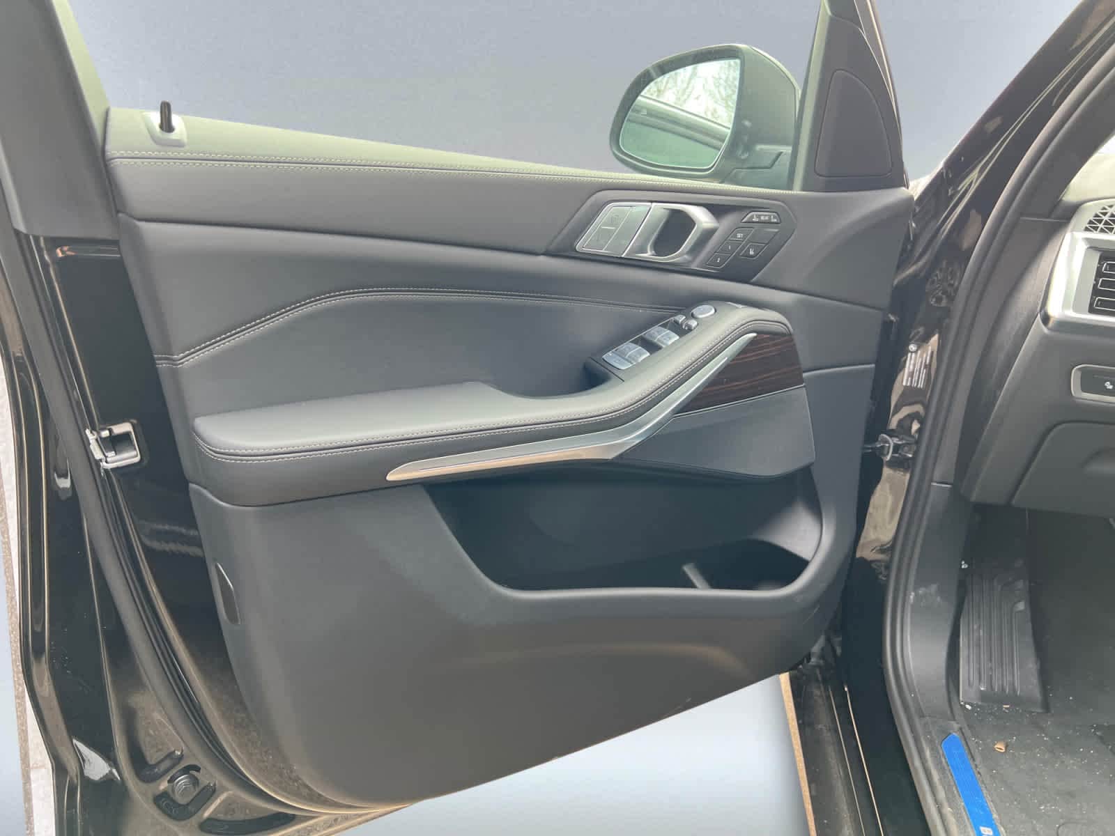 new 2026 BMW X7 car, priced at $92,955