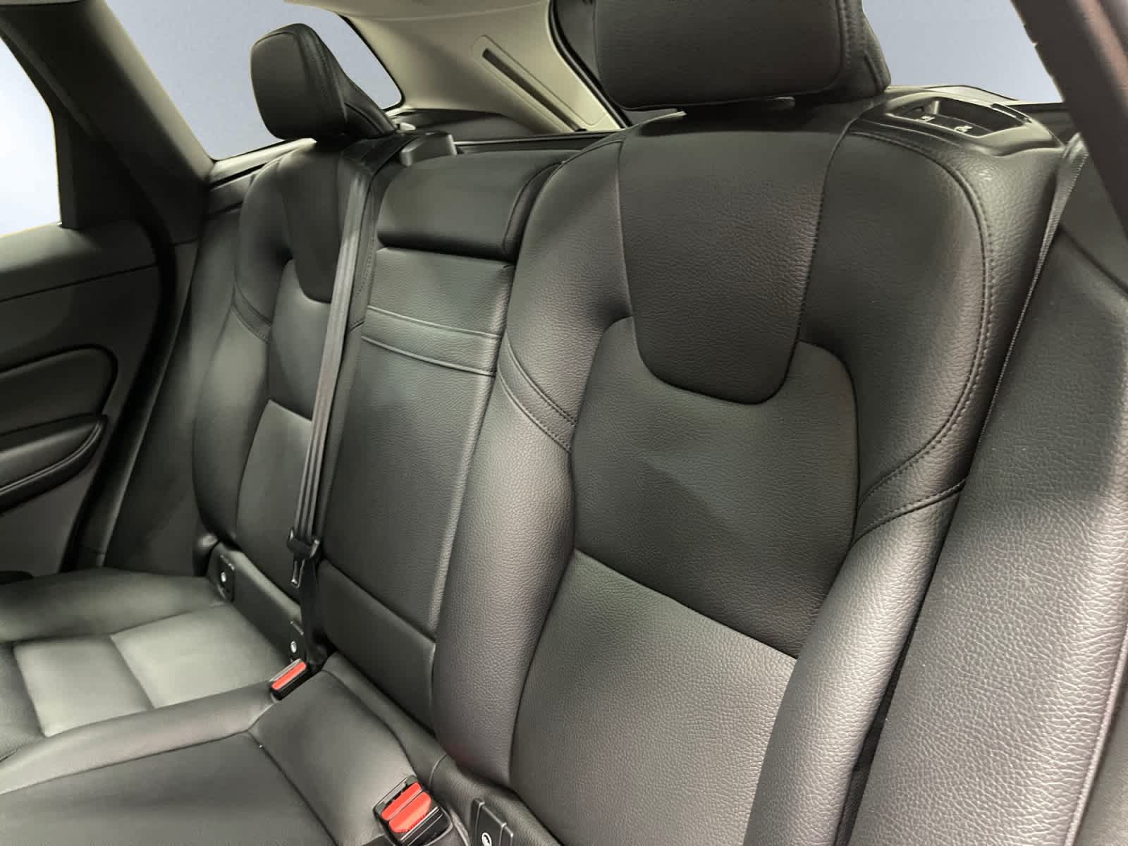used 2022 Volvo XC60 car, priced at $22,497