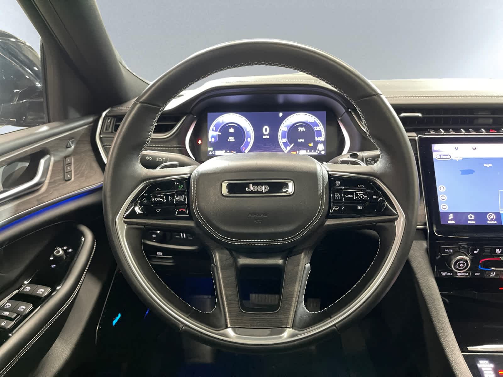 used 2022 Jeep Grand Cherokee car, priced at $36,997