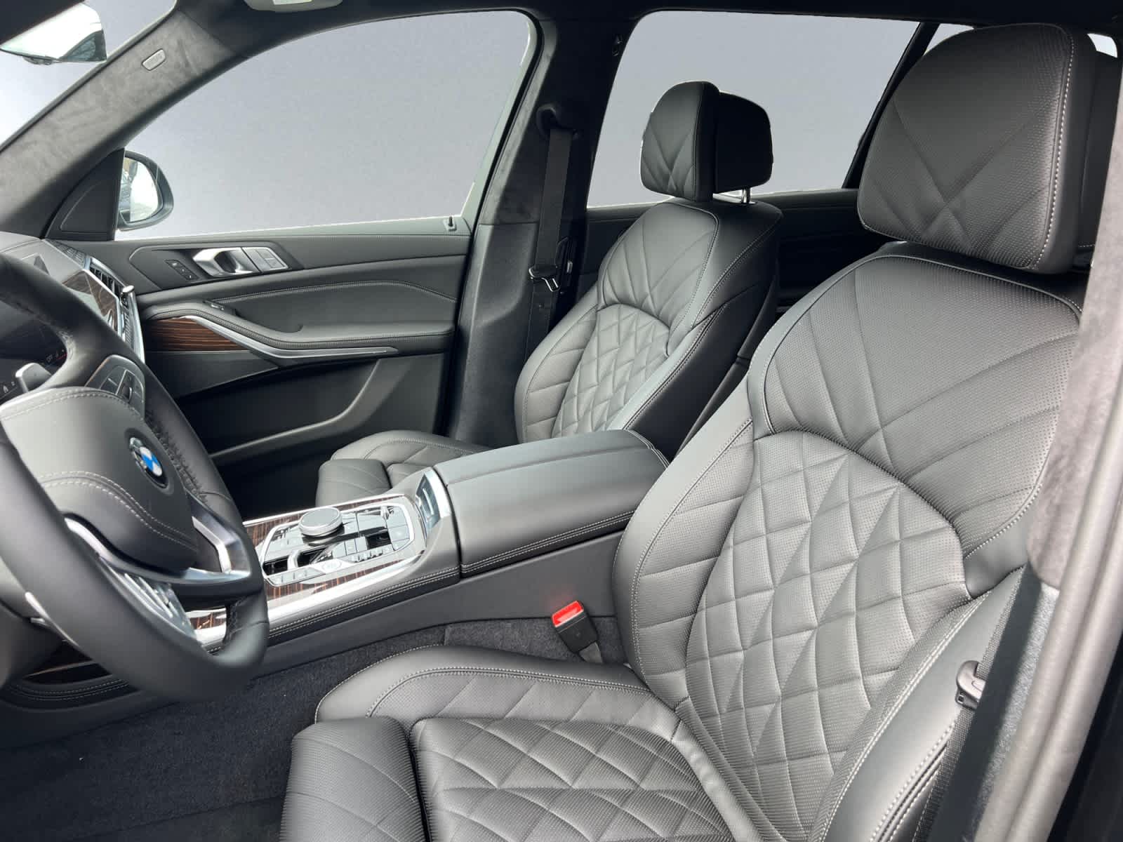 new 2026 BMW X7 car, priced at $92,955