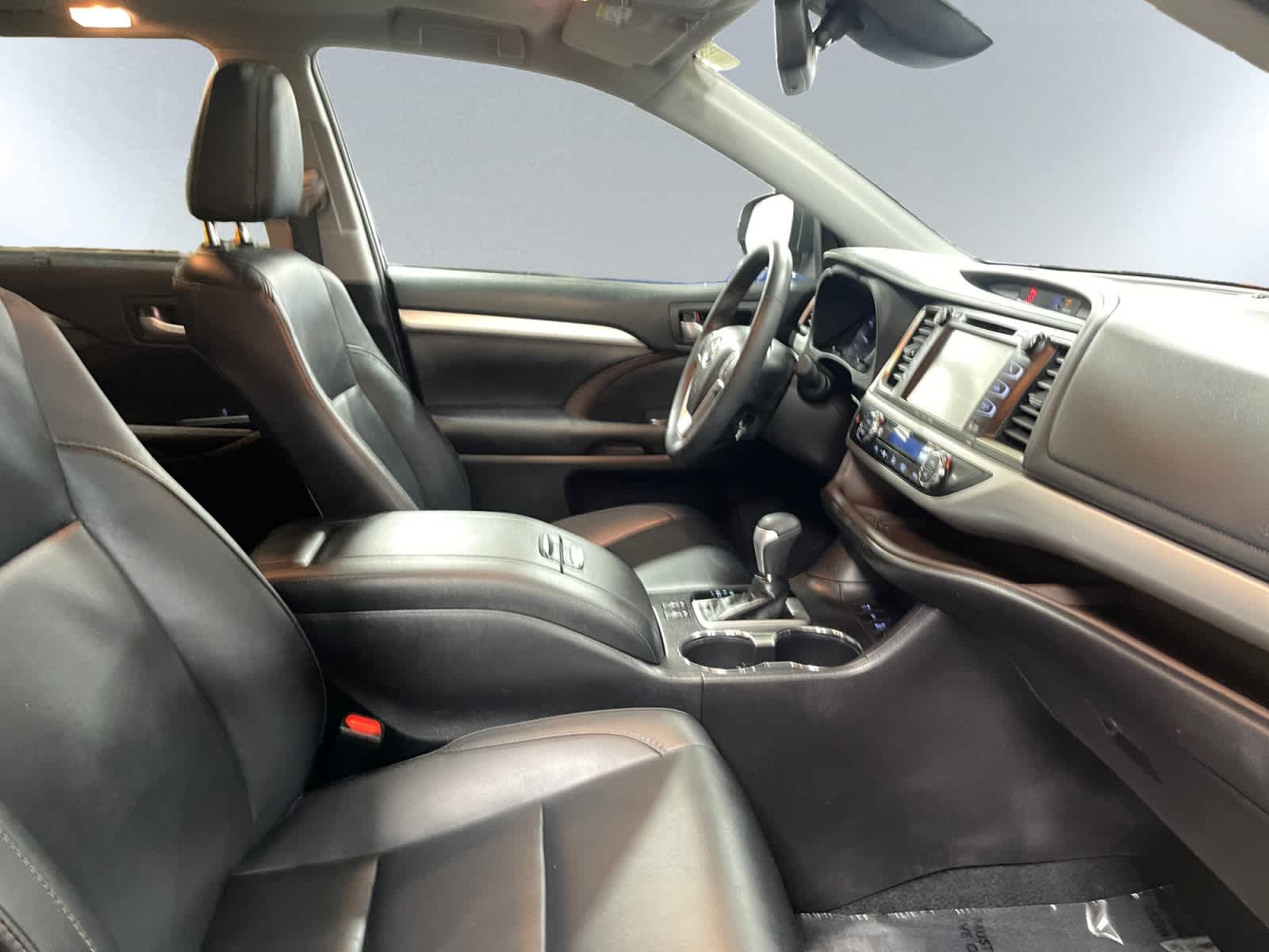 used 2019 Toyota Highlander car, priced at $25,497