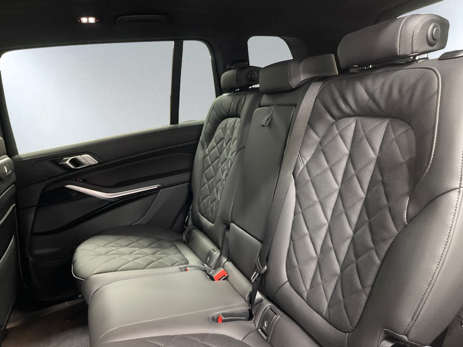 new 2027 BMW X7 car, priced at $93,300