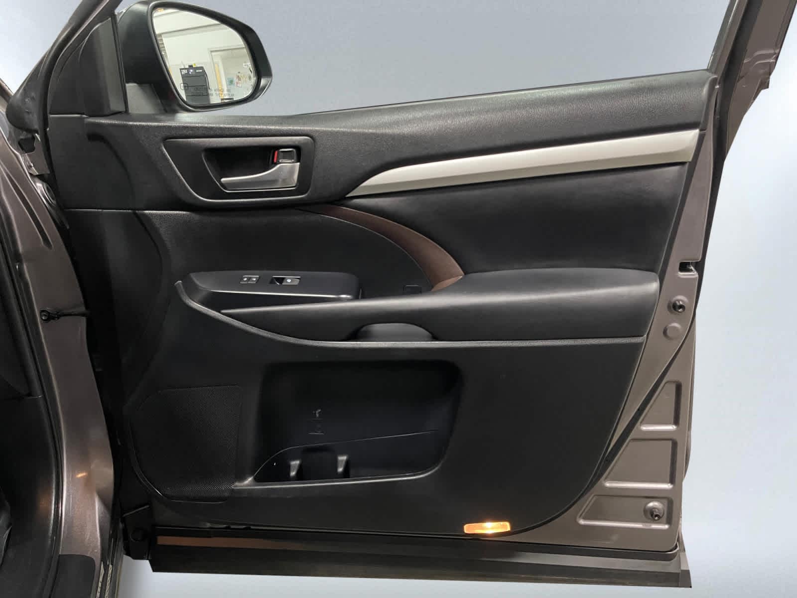 used 2019 Toyota Highlander car, priced at $25,497