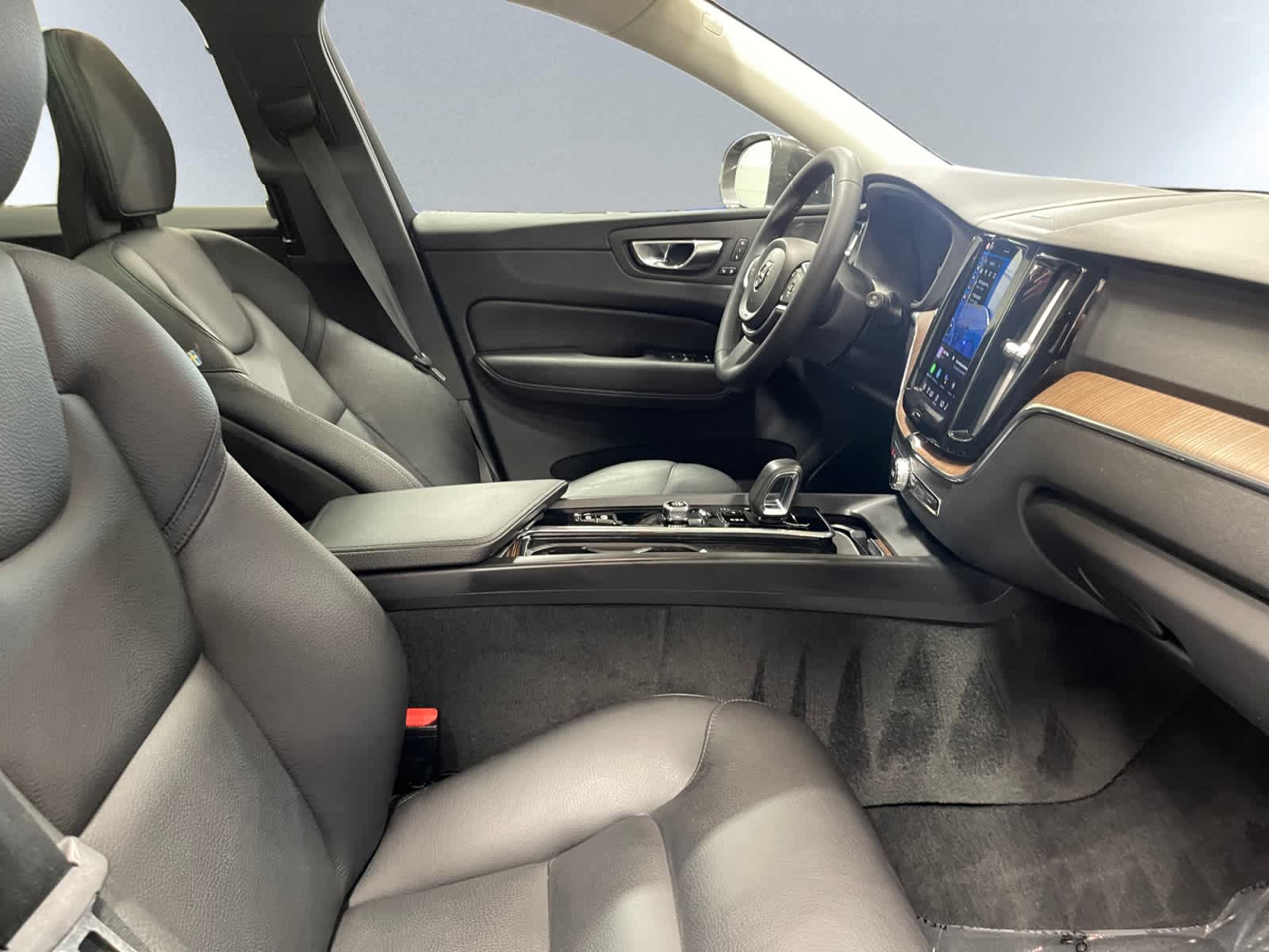 used 2022 Volvo XC60 car, priced at $22,497