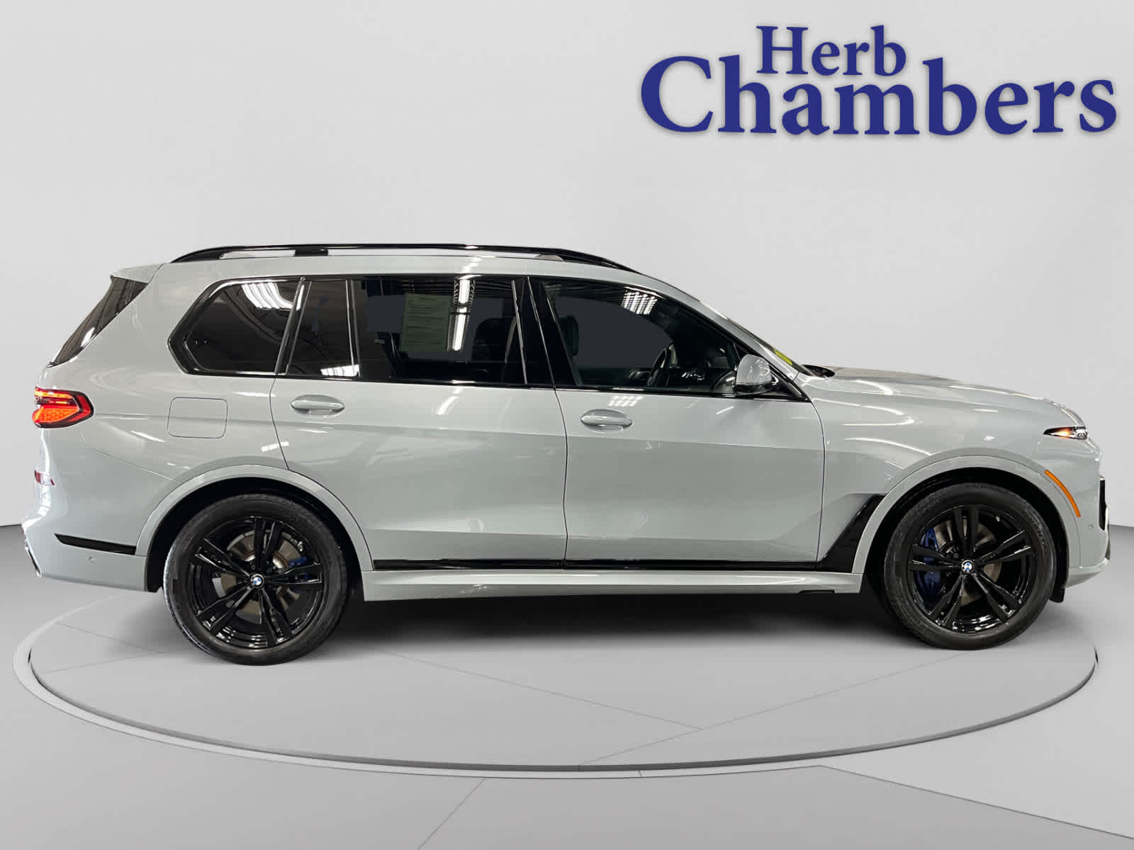 View vehicle photo 5
