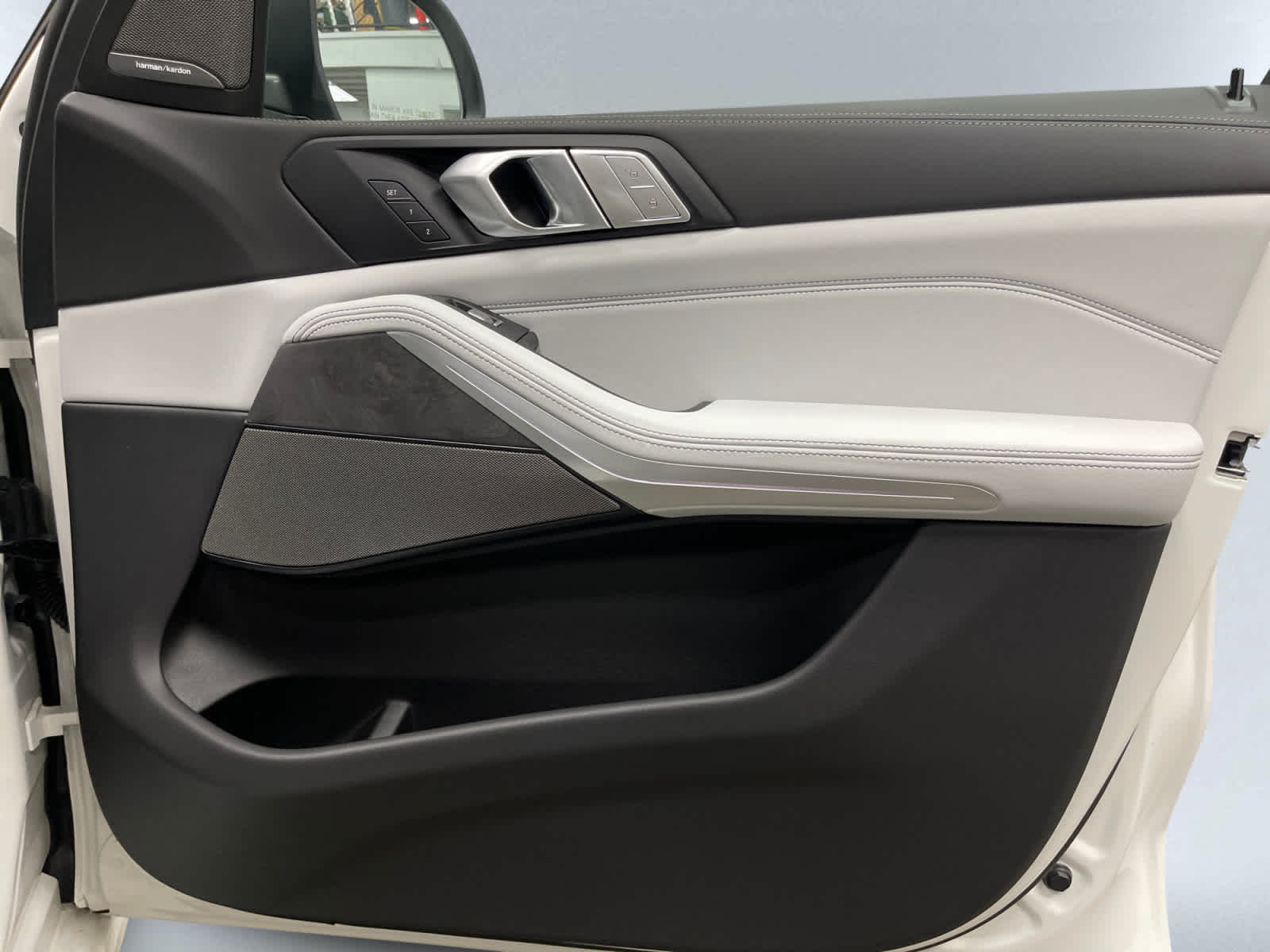 new 2026 BMW X7 car, priced at $95,800