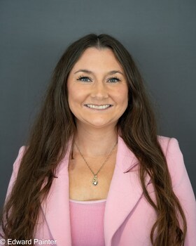 Staff member Lila Czedik from ID_4a32c3