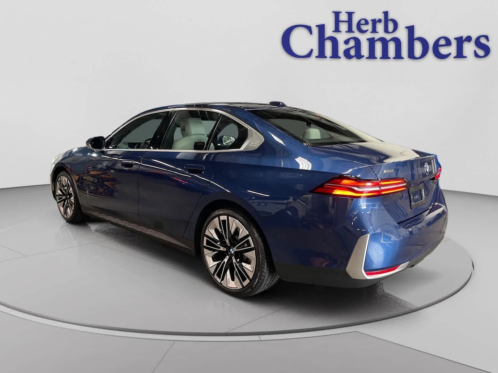 Certified 2026 BMW 530i xDrive Sedan