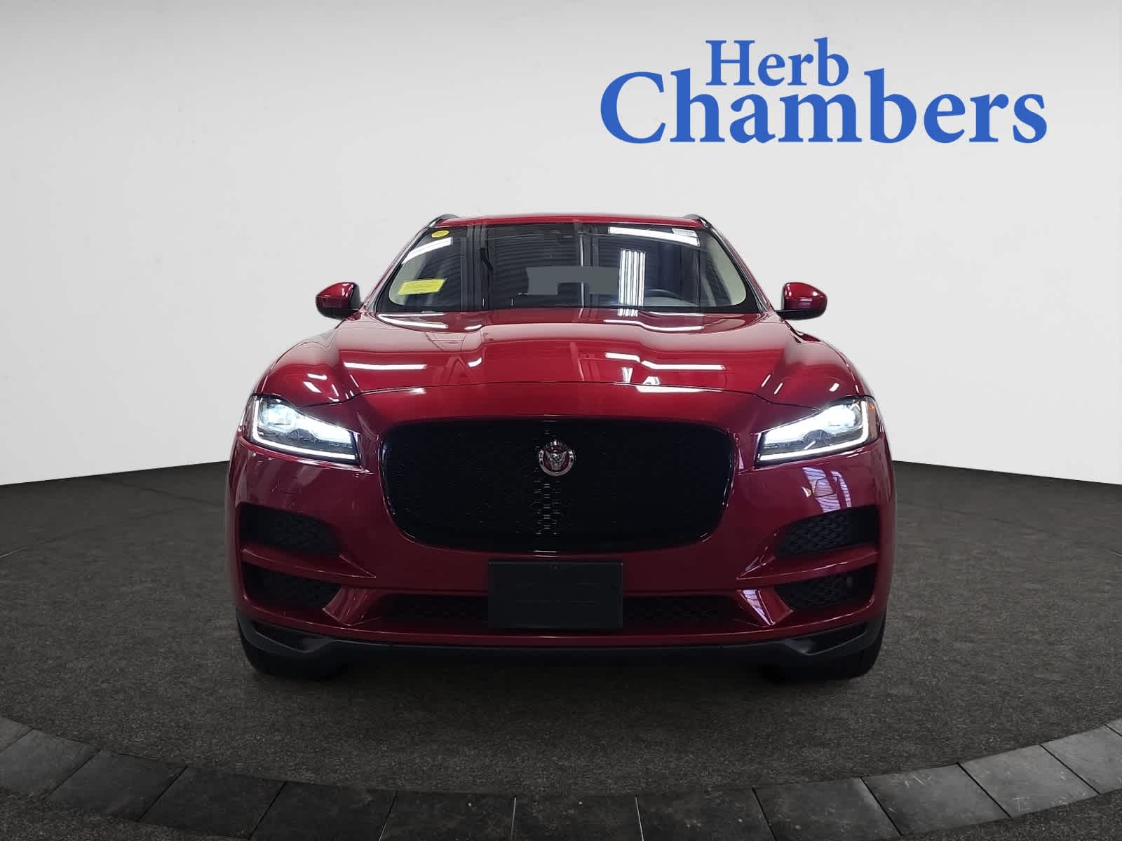 2017 Jaguar F-PACE Prestige photo 2