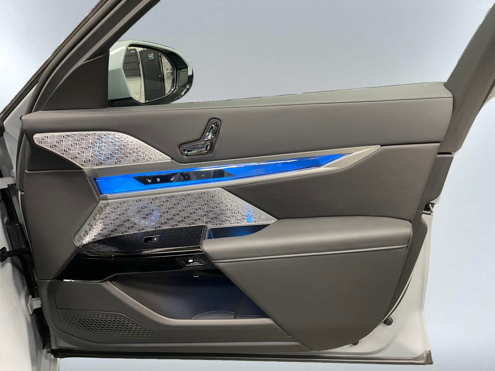 used 2025 BMW 760i car, priced at $115,497