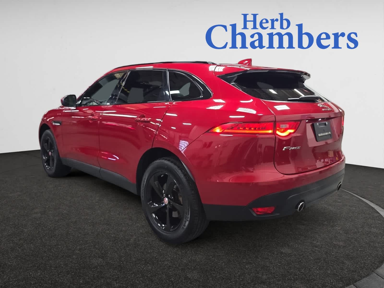 2017 Jaguar F-PACE Prestige photo 4