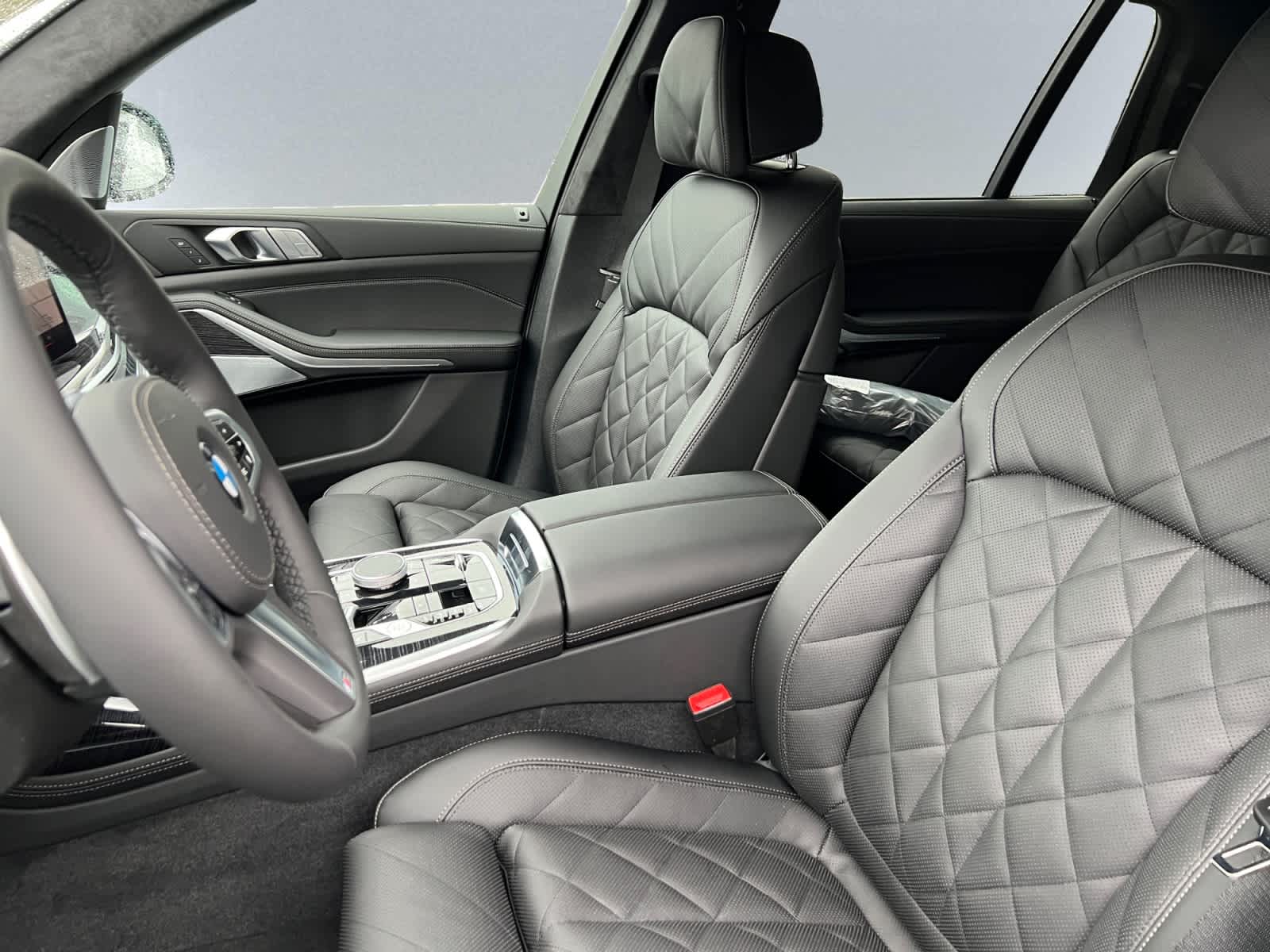 new 2026 BMW X7 car, priced at $102,450