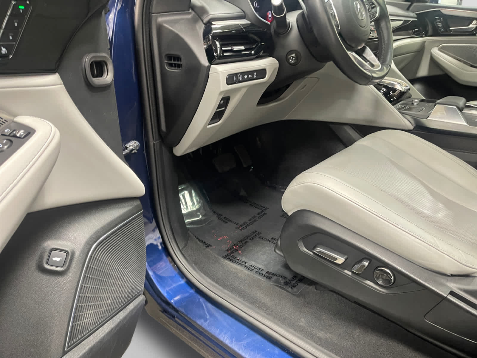 used 2022 Acura MDX car, priced at $32,997