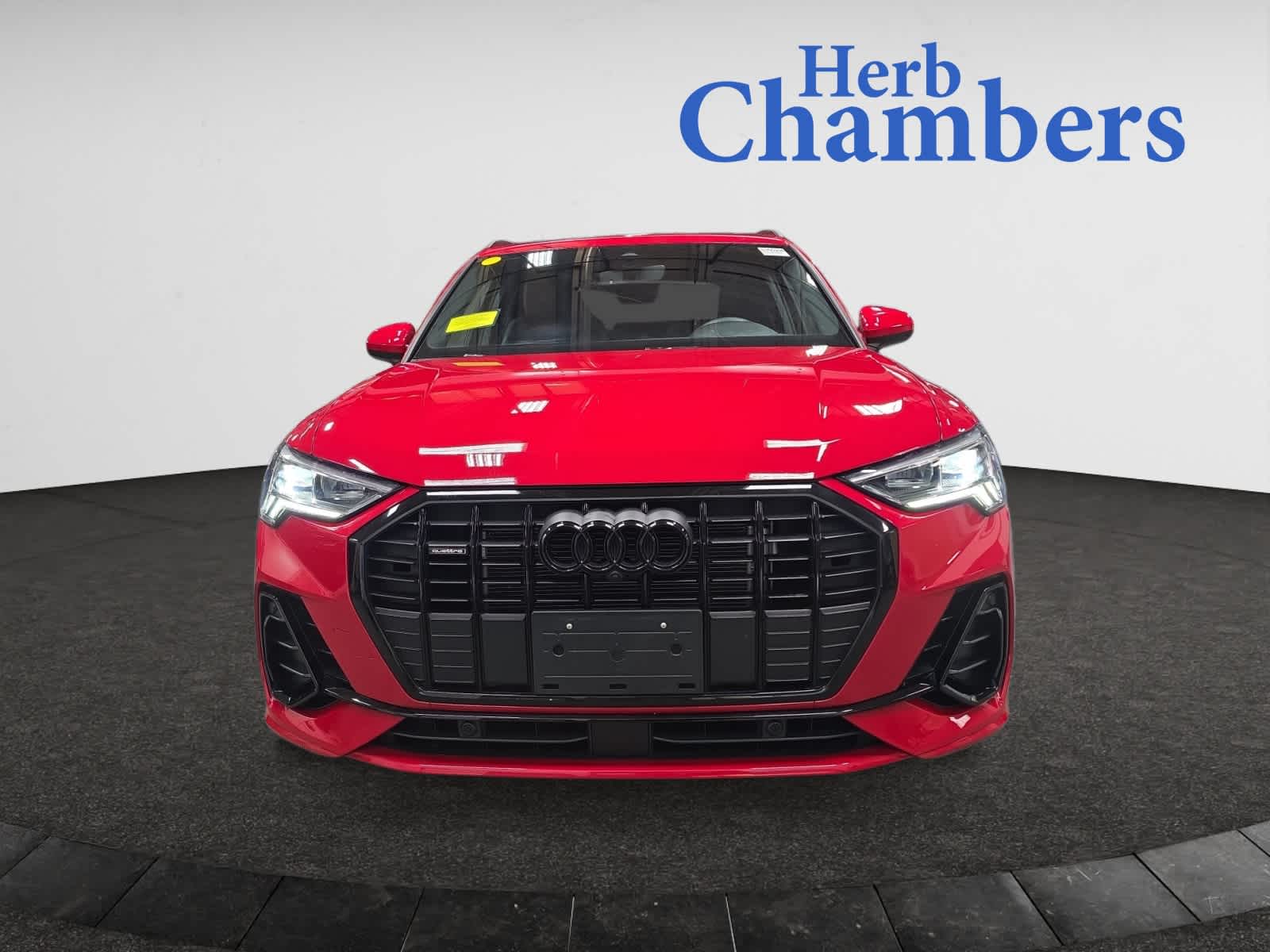 2024 Audi Q3 45 TFSI S line Premium Plus photo 2