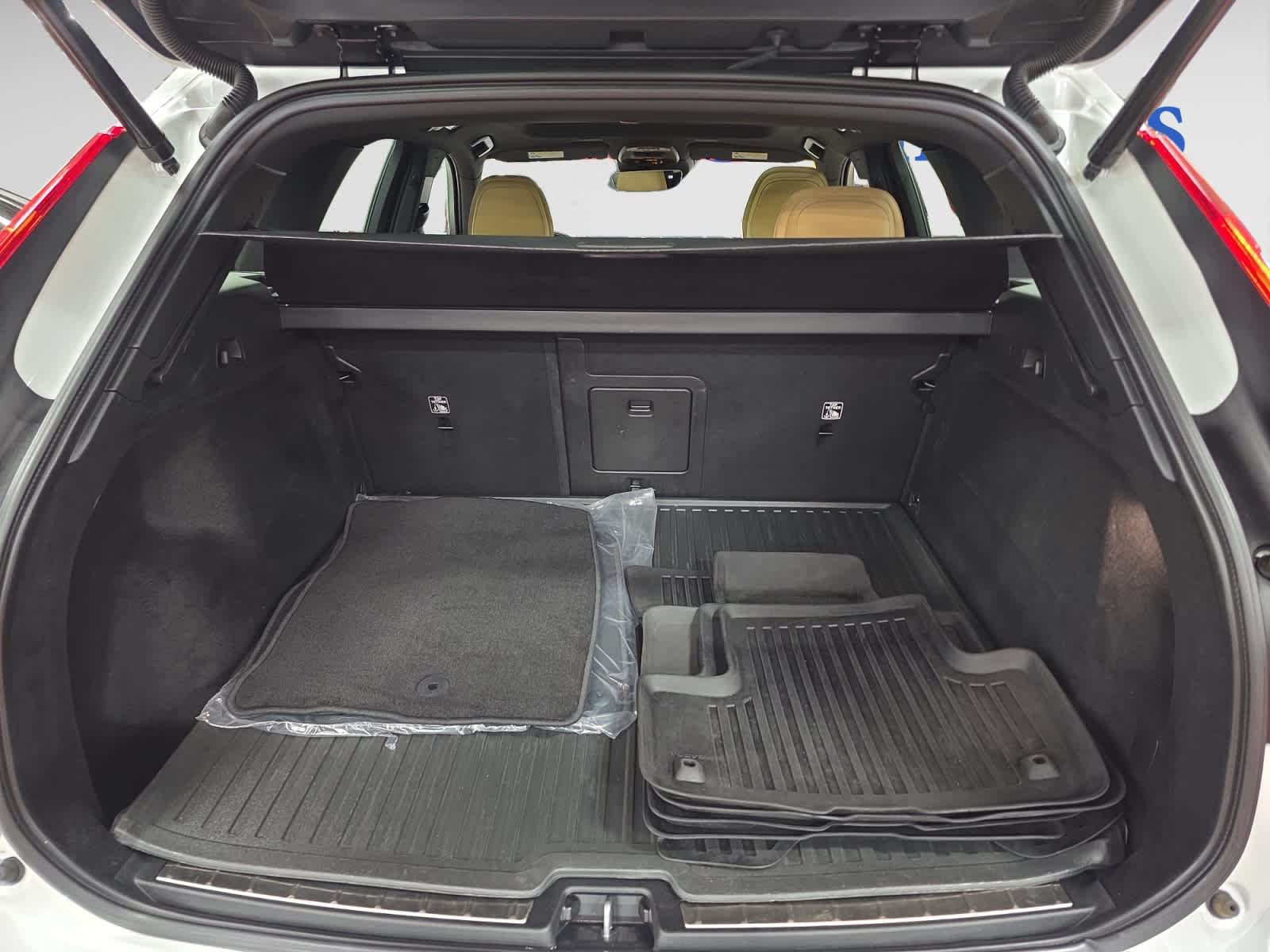 used 2021 Volvo XC60 car, priced at $22,997