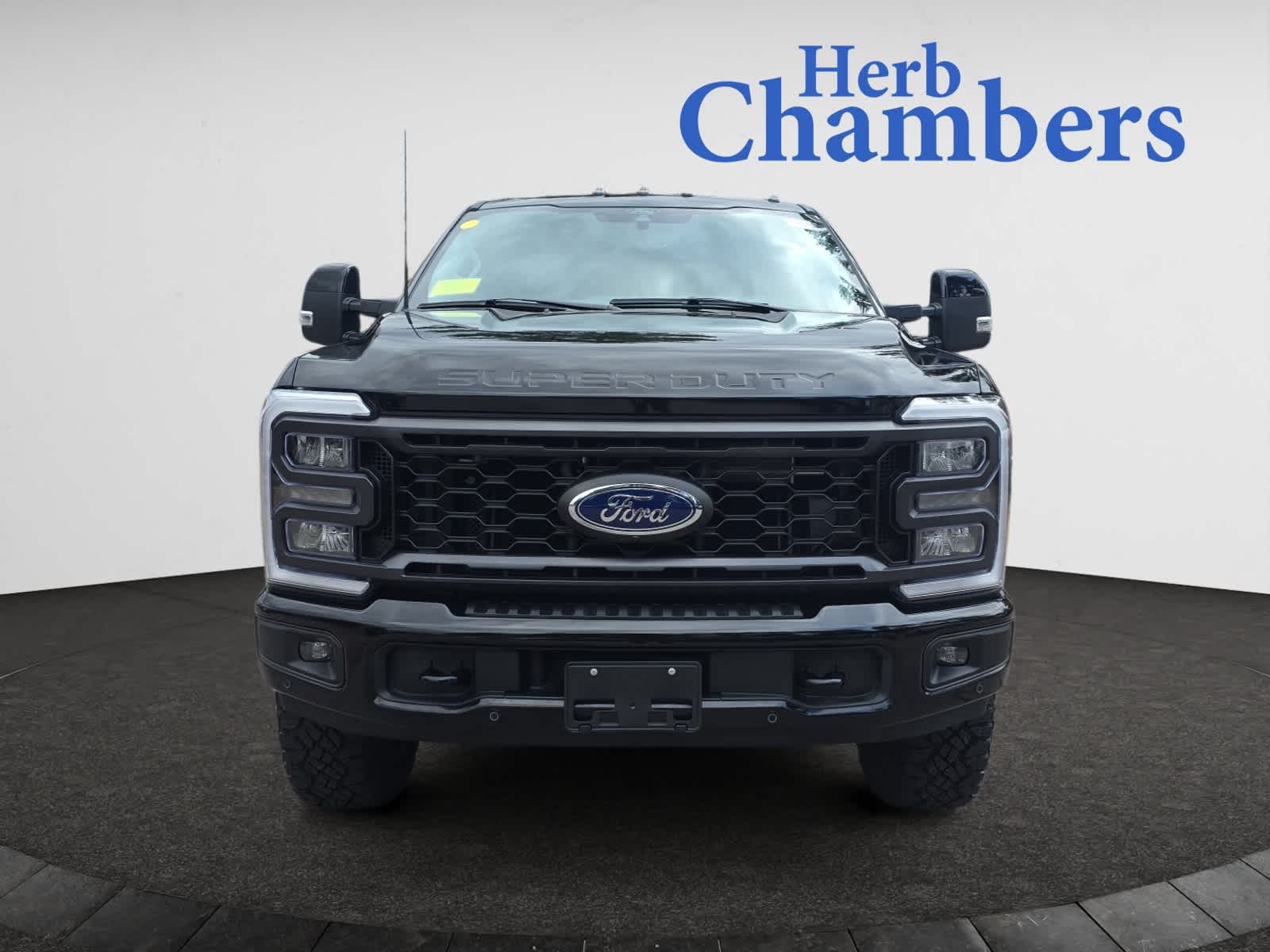 2024 Ford F-250 Lariat Tremor photo 2