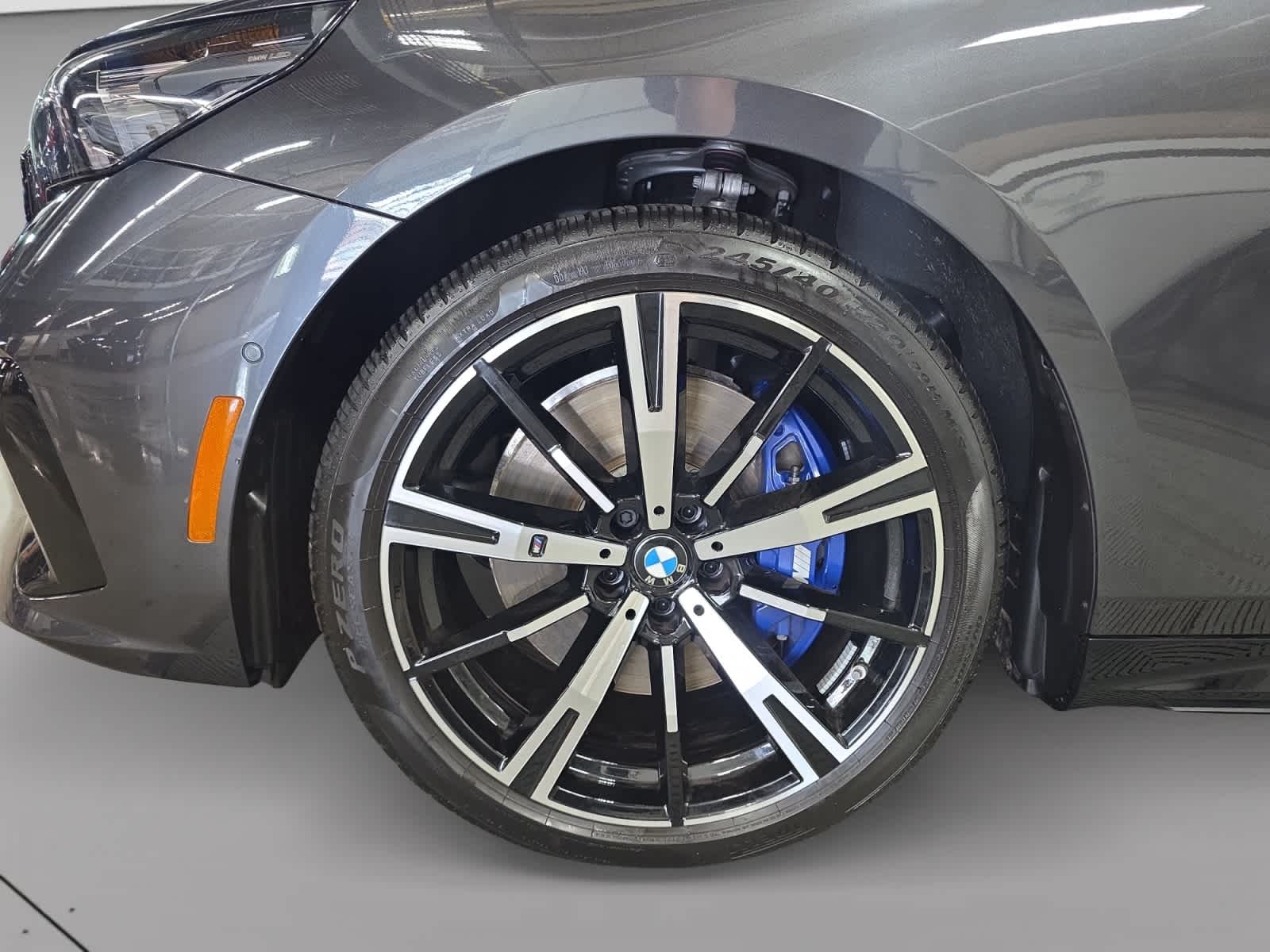 2026 BMW 5 Series 540i - Photo 8