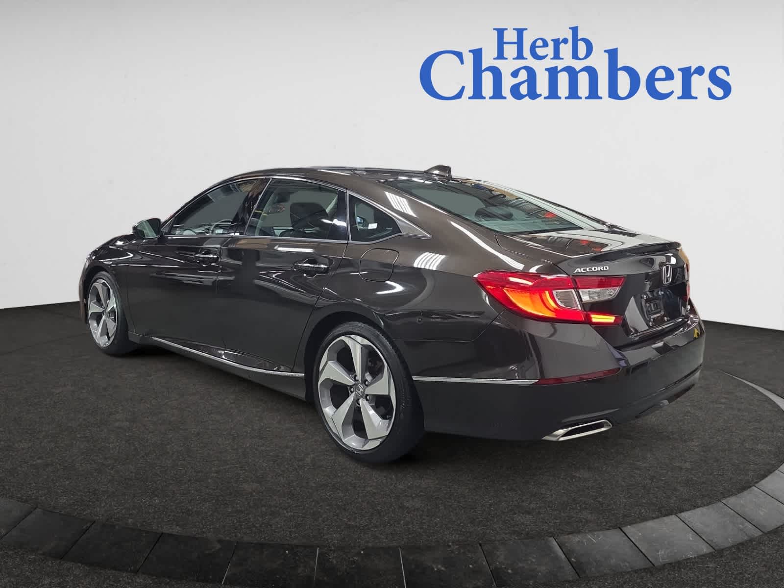 2018 Honda Accord Touring 2.0T photo 4