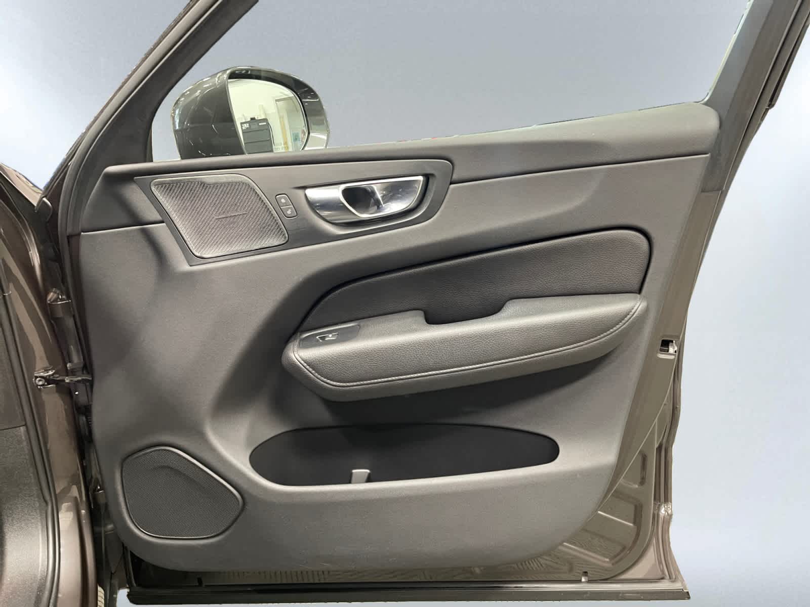 used 2022 Volvo XC60 car, priced at $22,497