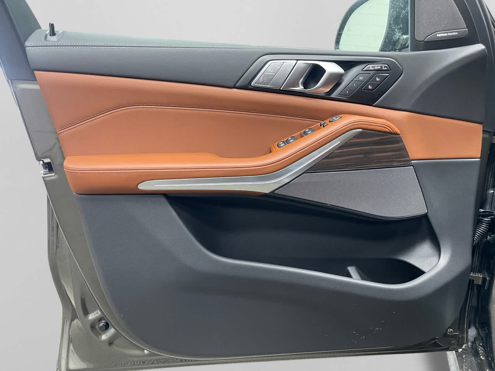 new 2026 BMW X7 car, priced at $104,405