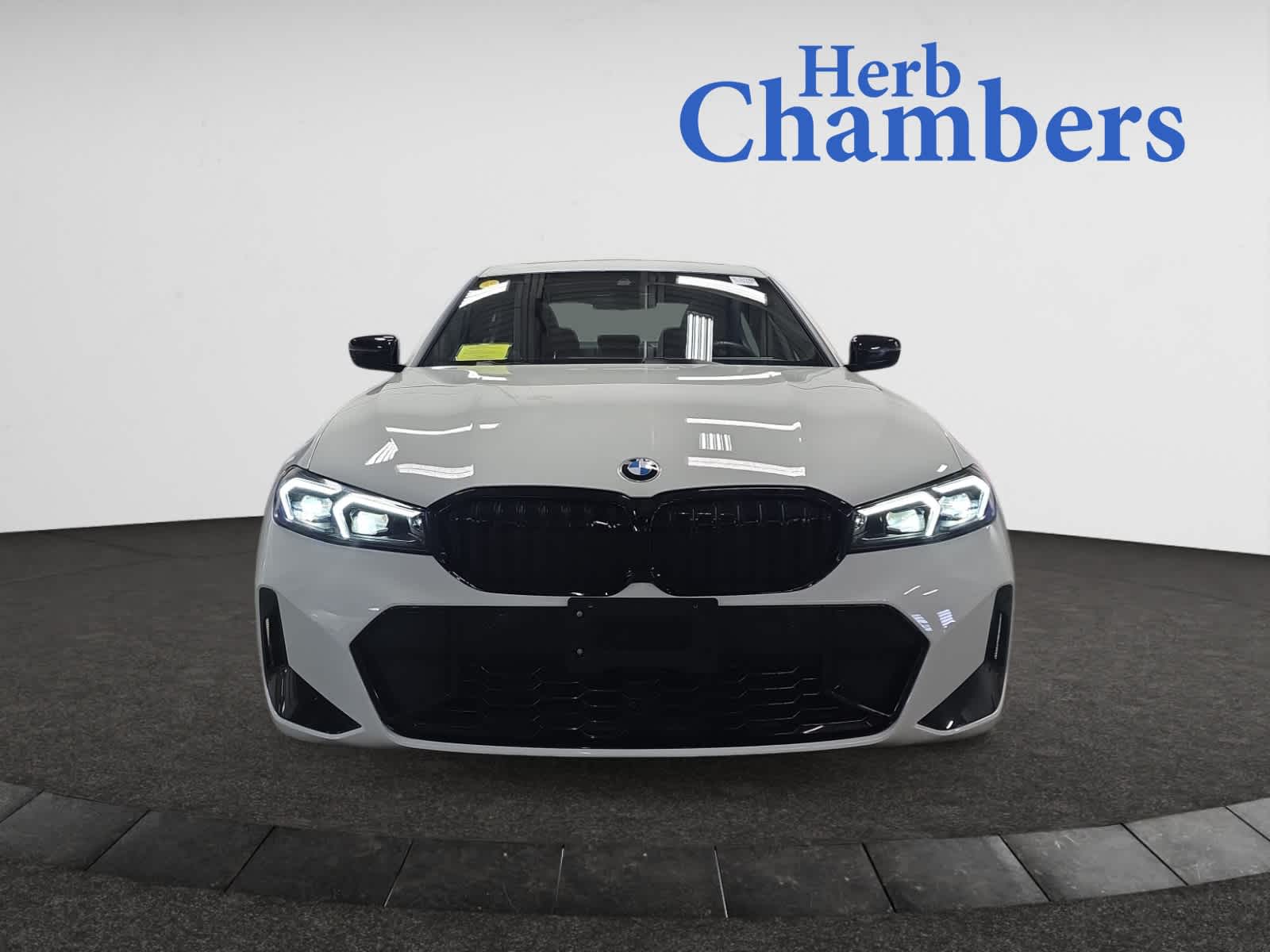 2025 Bmw 330i xDrive photo 2