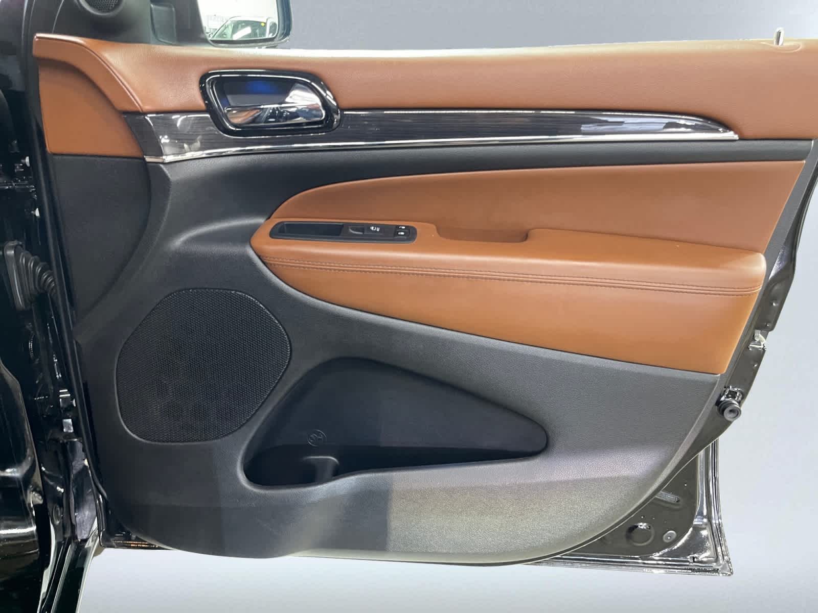 used 2021 Jeep Grand Cherokee car, priced at $30,497