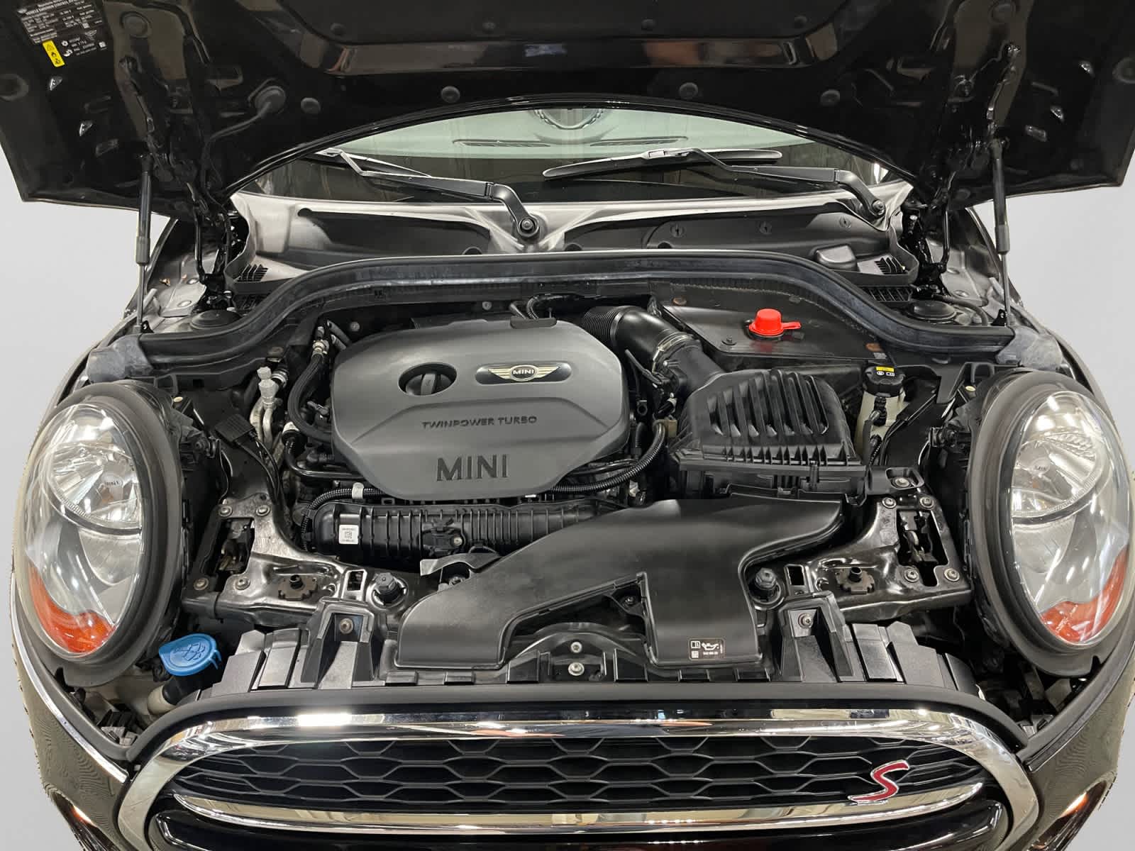 used 2018 MINI Hardtop 4 Door car, priced at $16,497
