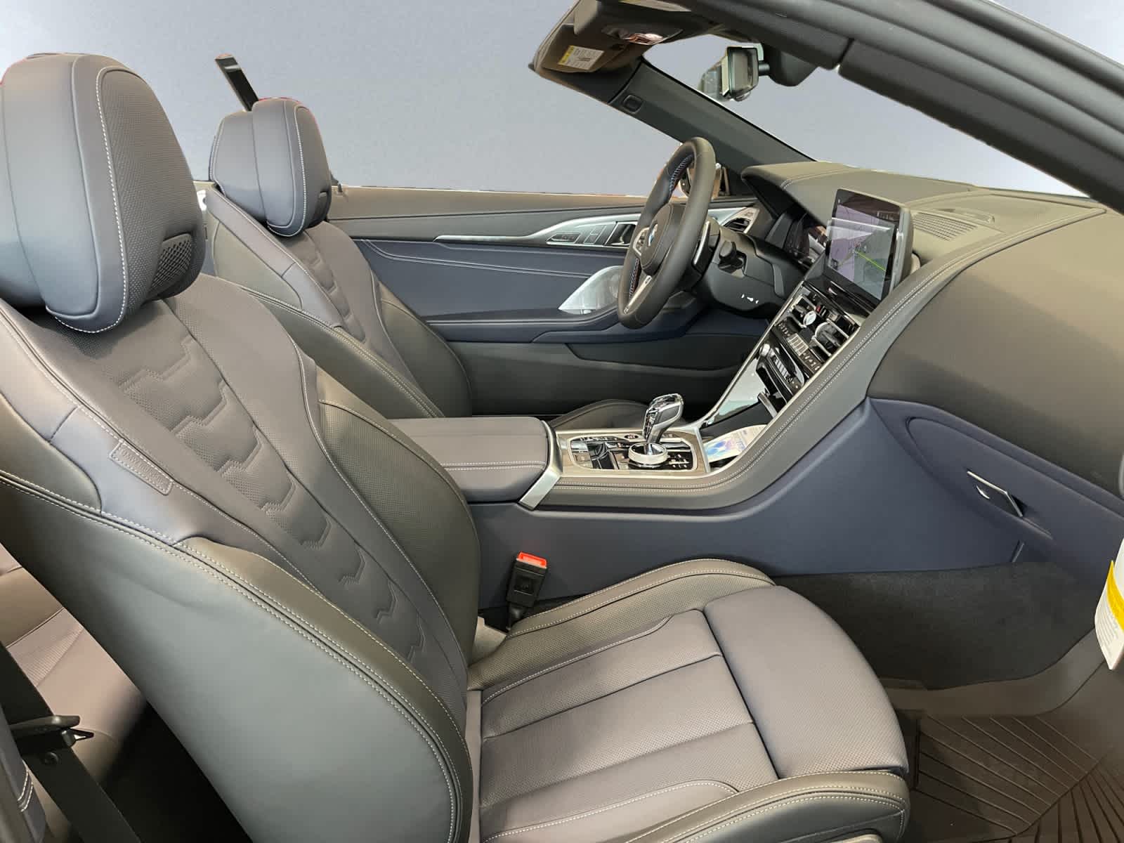 2026 BMW 8 Series M850i - Photo 19