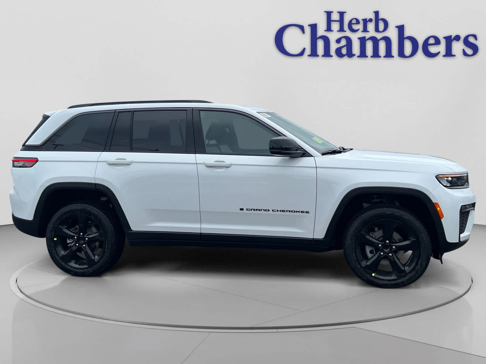 new 2026 Jeep Grand Cherokee car, priced at $51,625