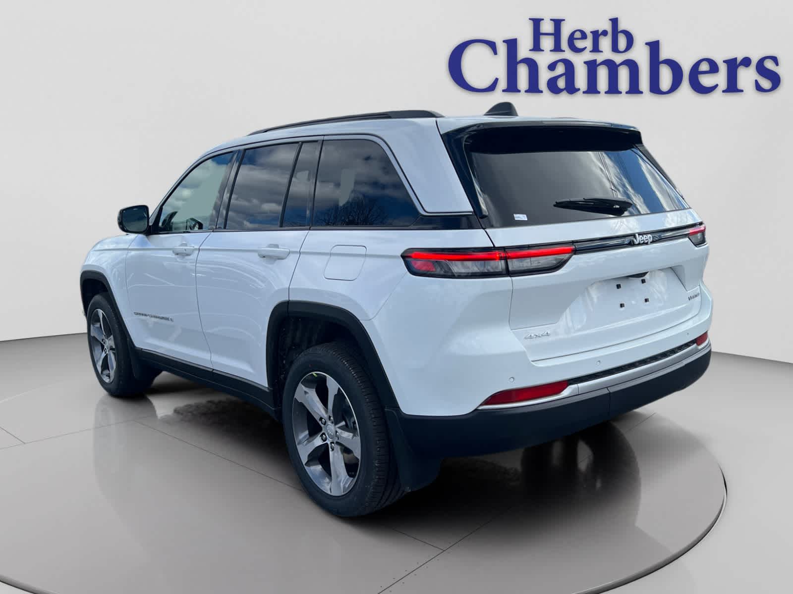 new 2026 Jeep Grand Cherokee car, priced at $49,155