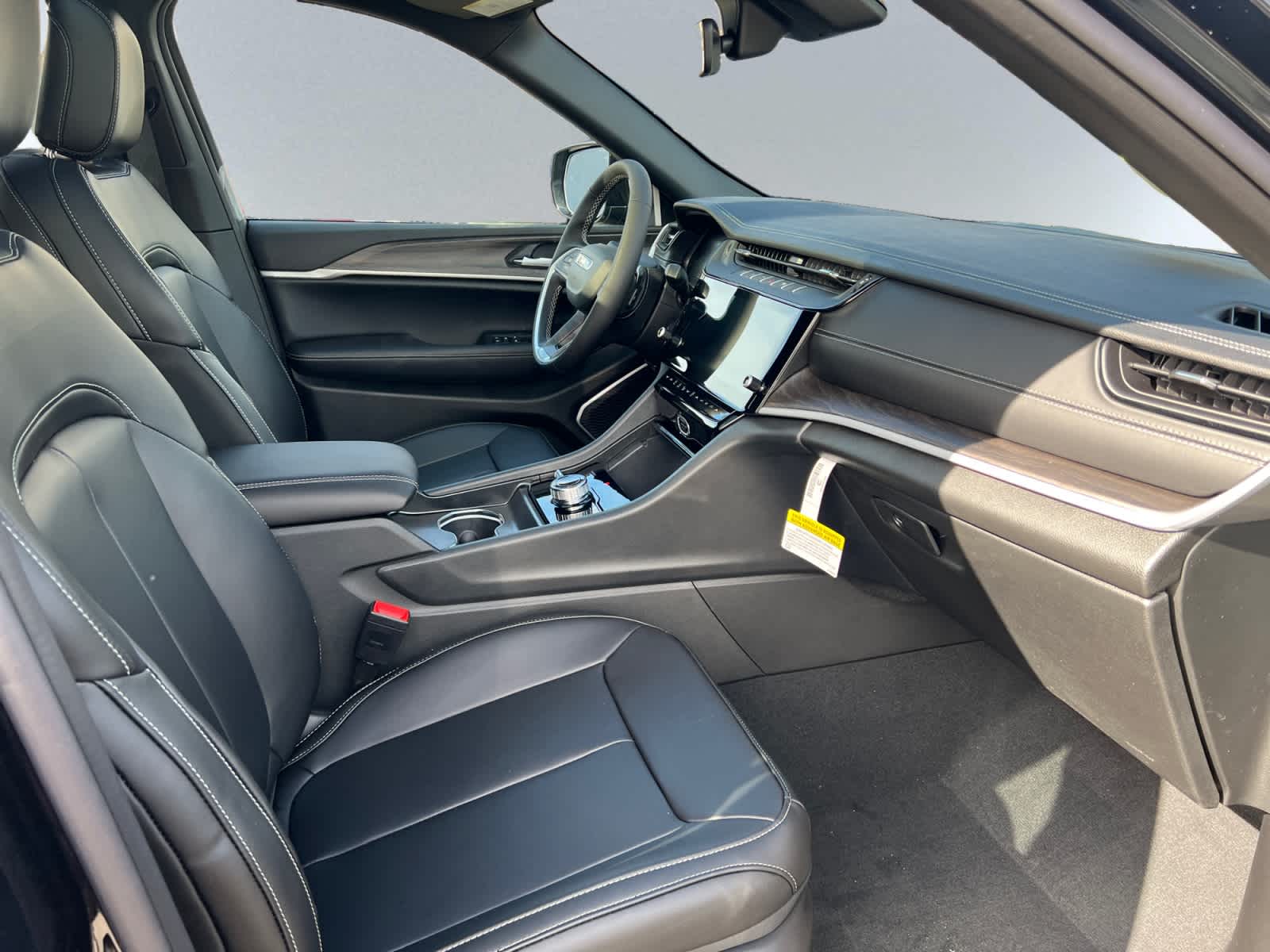 new 2026 Jeep Grand Cherokee car, priced at $51,225